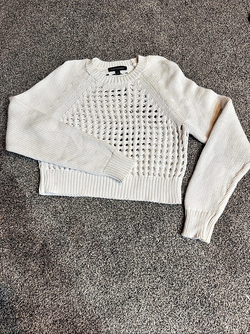 Banana Republic Open Knit Sweater in White Size Small